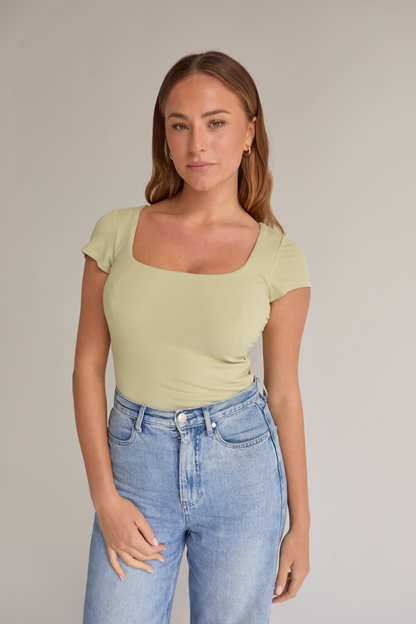 Busty Basics - T-shirt