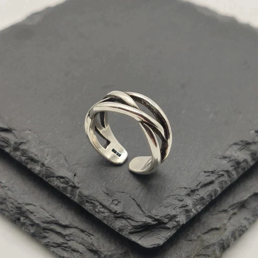 ROMY – VINTAGE SILVER RING