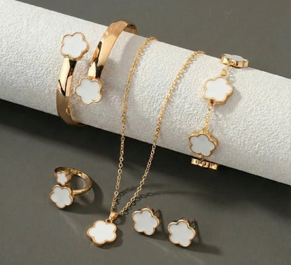 SOLENE – SPARKLING JEWELLERY SET