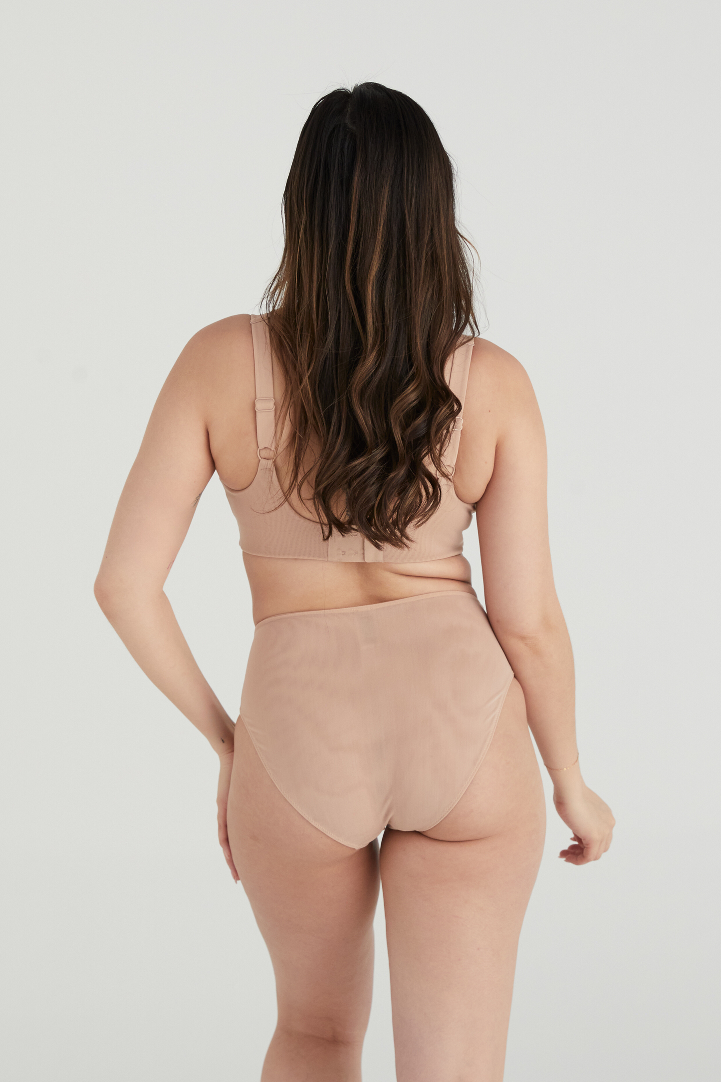 BUSTY BASICS CROP - BLACK