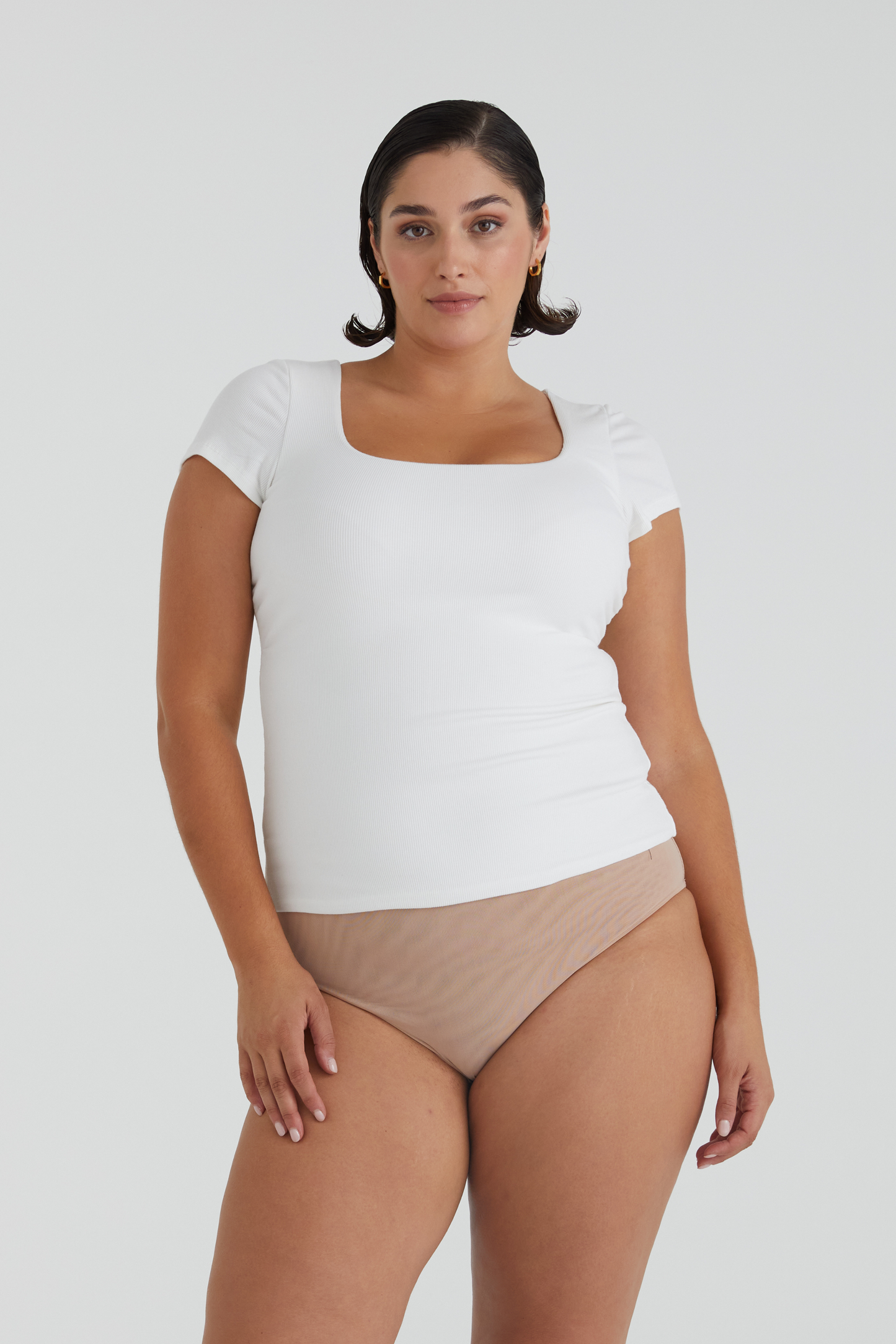 Busty Basics - T-shirt