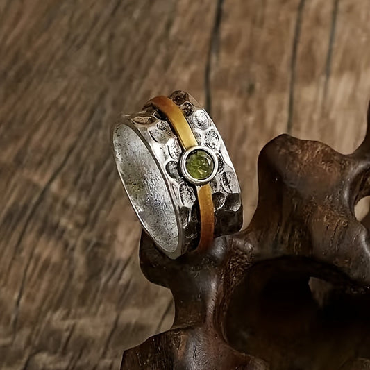 VERITY – ELEGANT GREEN RING